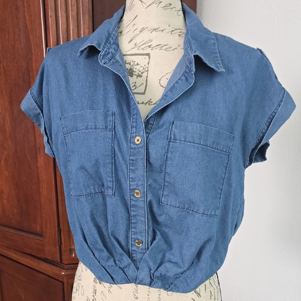MICHAEL Michael Kors Blue Cuffed Sleeve Crop Button Down Shirt